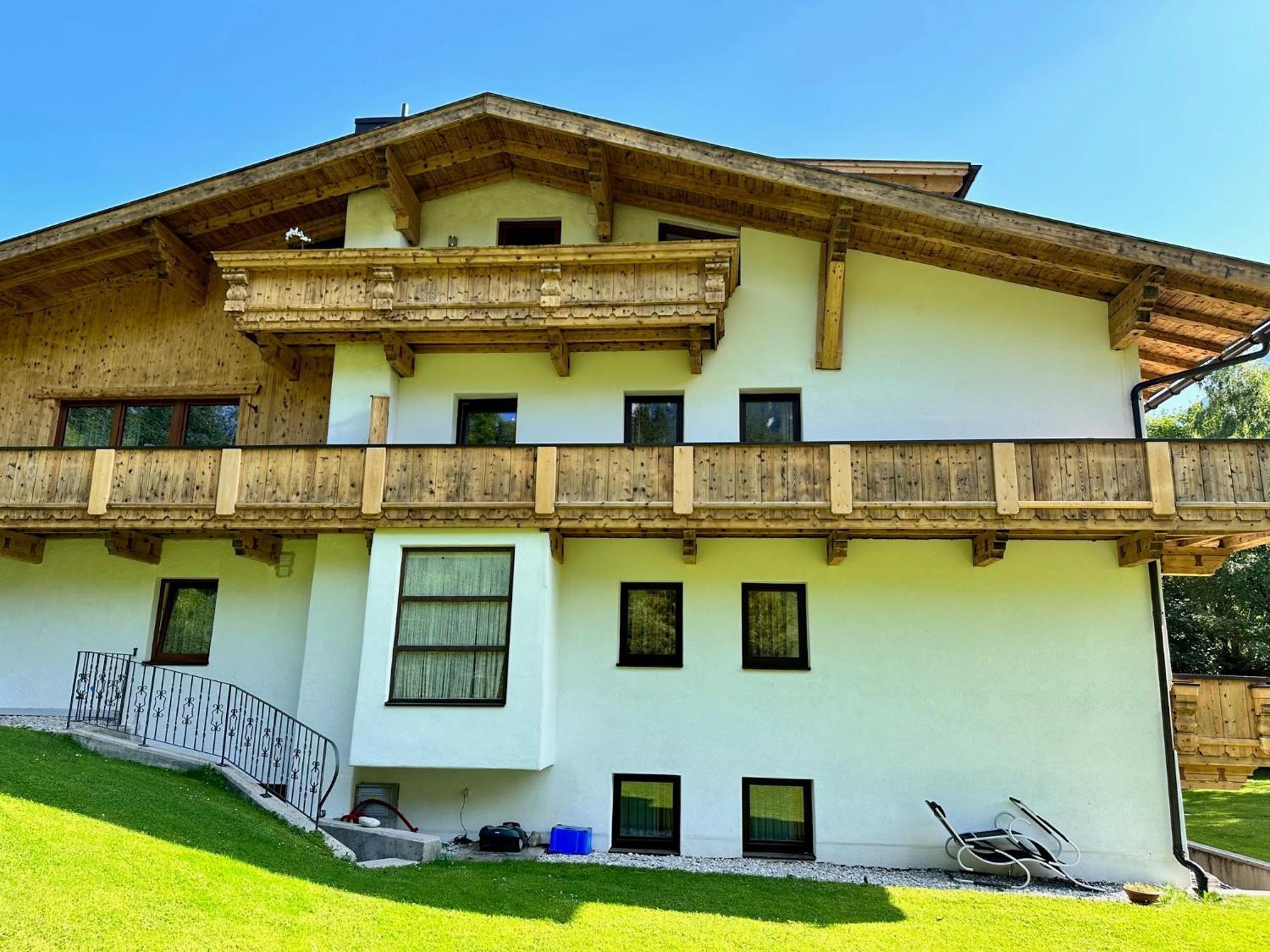 ロイタシュW4 Haus Ganghoferアパートメント エクステリア 写真