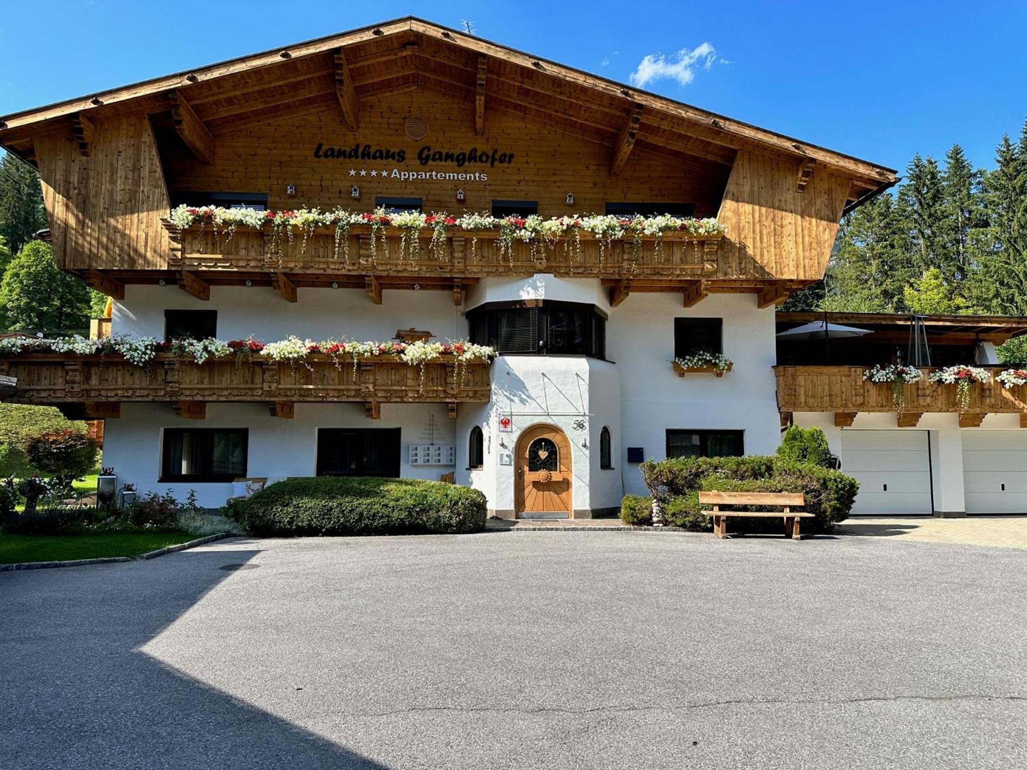 ロイタシュW4 Haus Ganghoferアパートメント エクステリア 写真